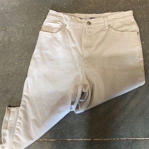 GLORIA VANDERBILT Vintage Light grey capri jeans 6